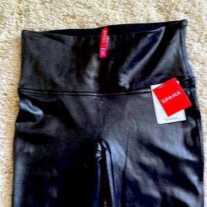 SPANX LEGGINGS BLACK FAUX LEATHER SZ M
